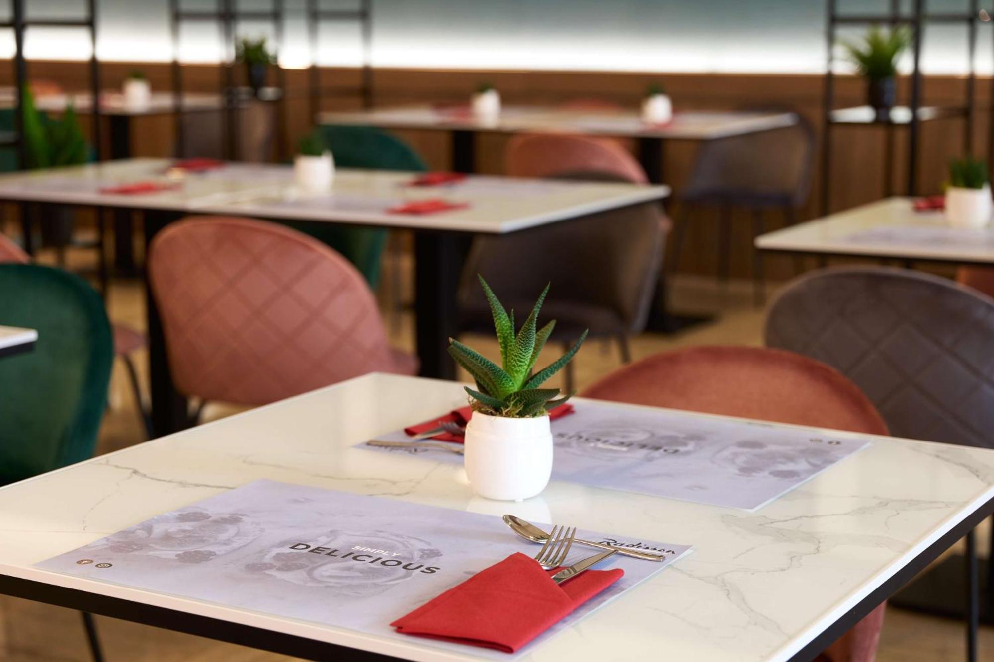 Radisson Hotel Ferrare Extérieur photo